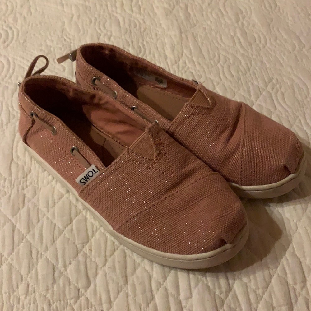 TOMS size 2.5 Canvas
